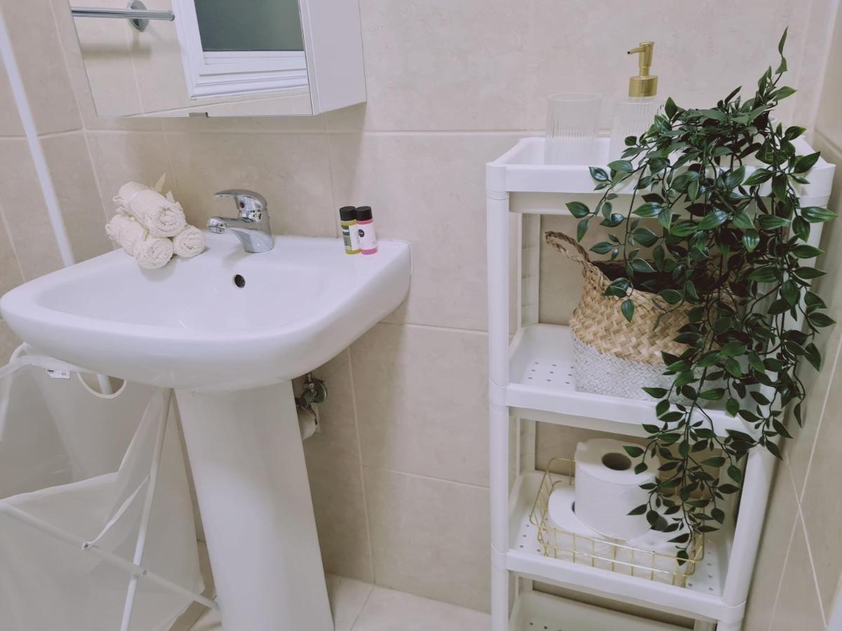 Stay Sunny Palms Apartment Ворокліні Екстер'єр фото